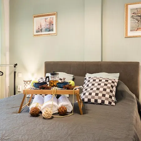 Beautiful City Rooms Close To Acropolis-3